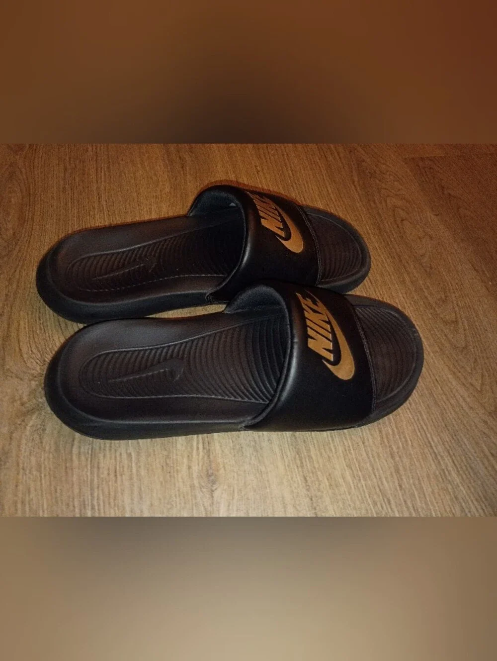 Nike classic slip